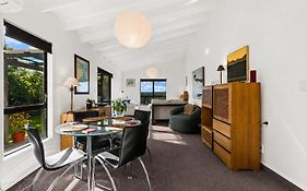 The Village Apartment, Just Steps To The Village Shops, Bars And Restaurants